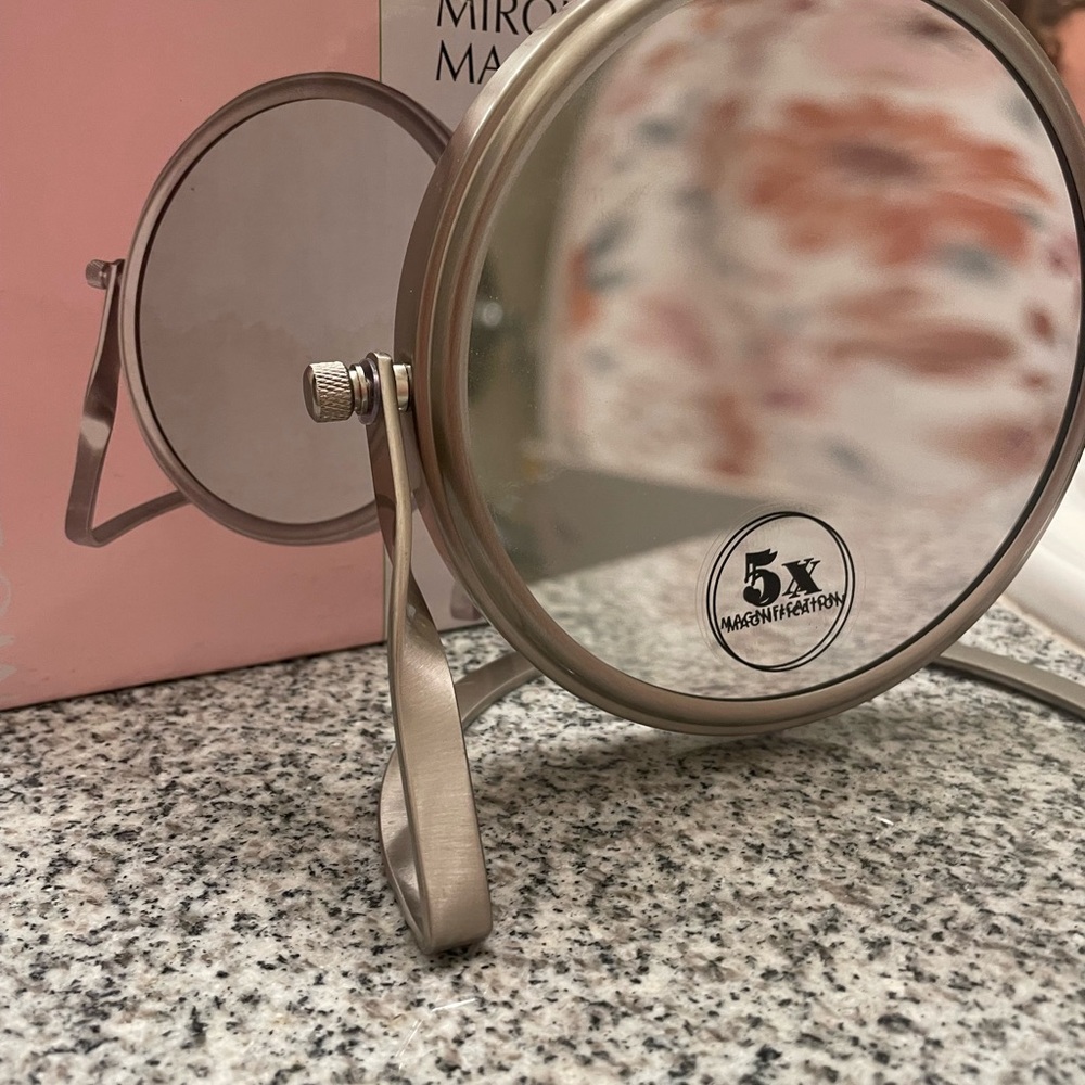 5X + 1X Double Sided Magnifying Mirror in original box